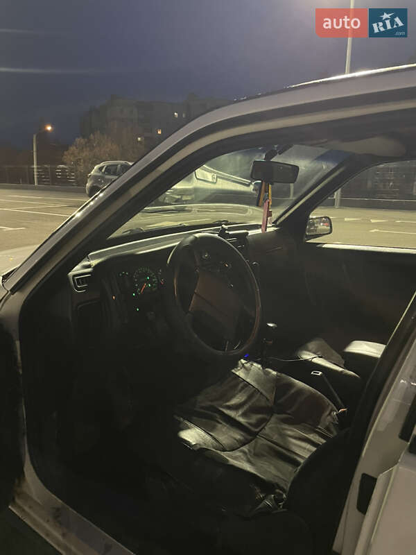 Седан Volvo 460 1996 в Чернигове