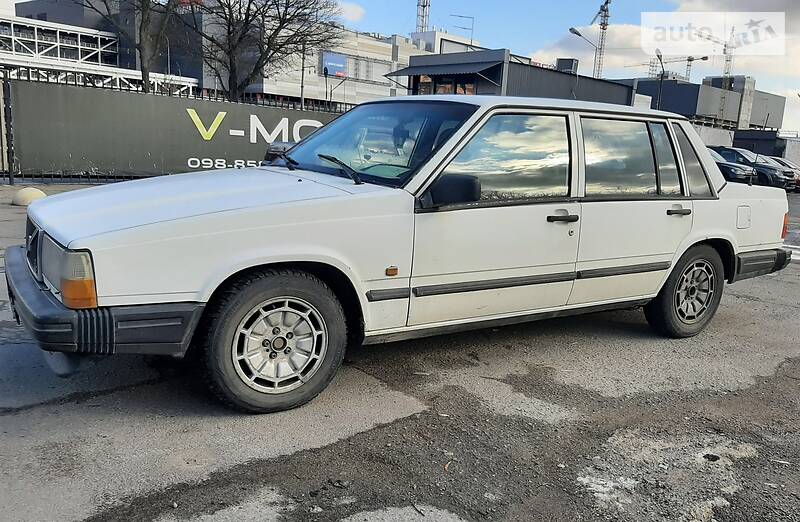 Седан Volvo 740 1988 в Киеве