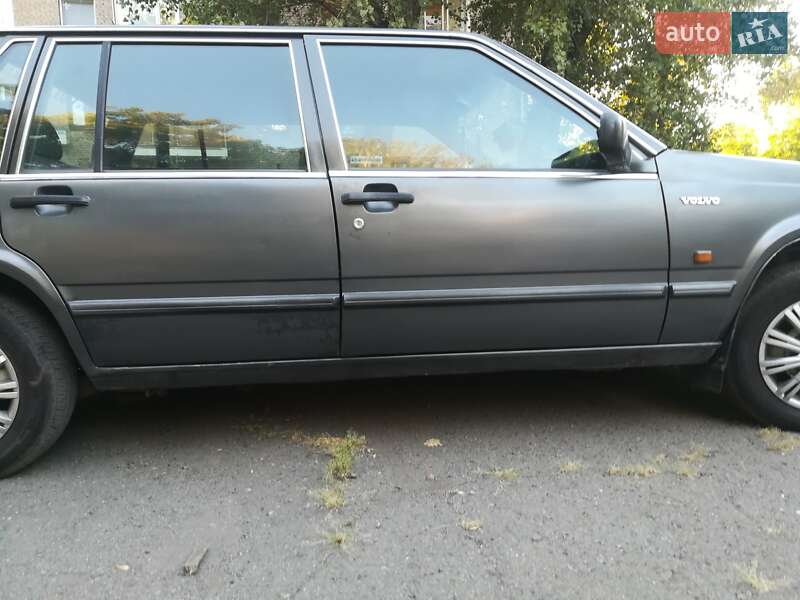 Седан Volvo 740 1988 в Кривому Розі