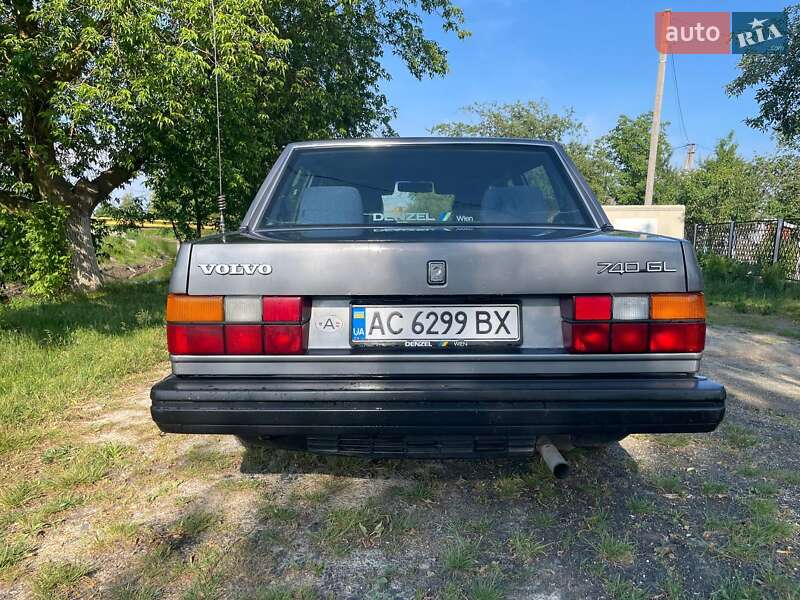Седан Volvo 740 1988 в Камне-Каширском