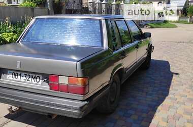 Седан Volvo 740 1985 в Чернівцях