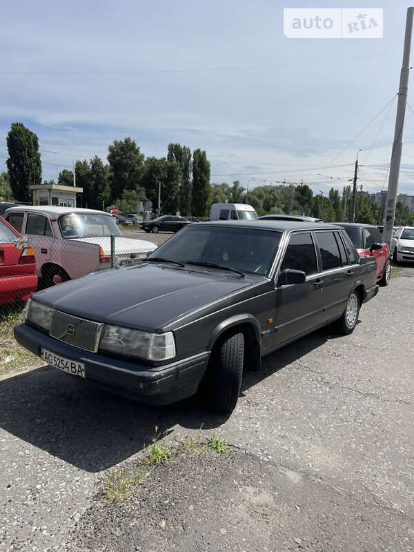 Седан Volvo 740 1988 в Киеве