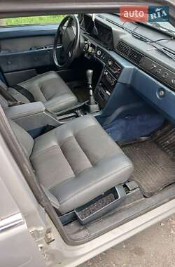 Седан Volvo 740 1984 в 