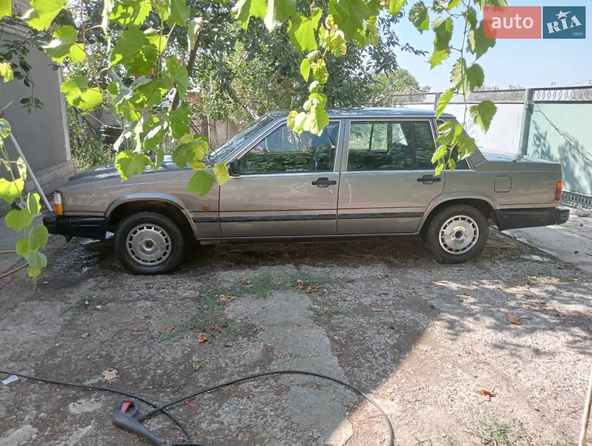 1986 Volvo 740 - мініатюра 2