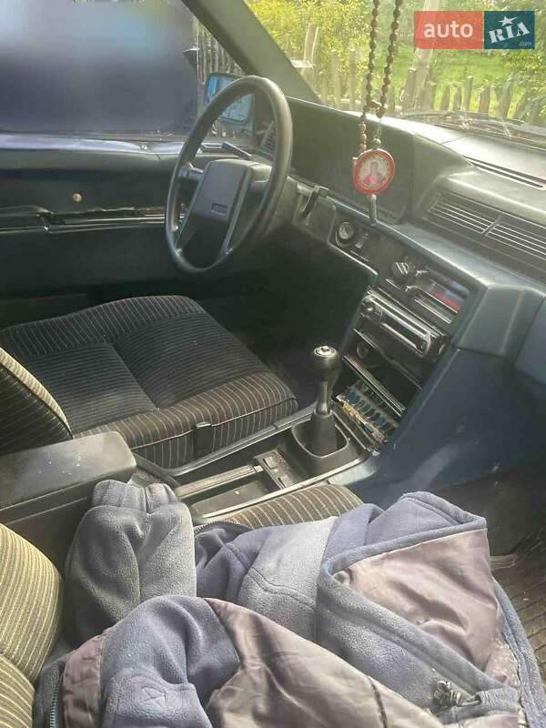 Седан Volvo 740 1989 в Турці