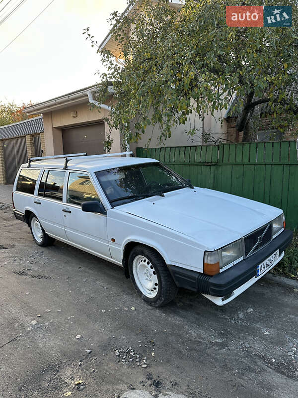 Универсал Volvo 740 1989 в  фото Универсал Volvo 740 1989 в