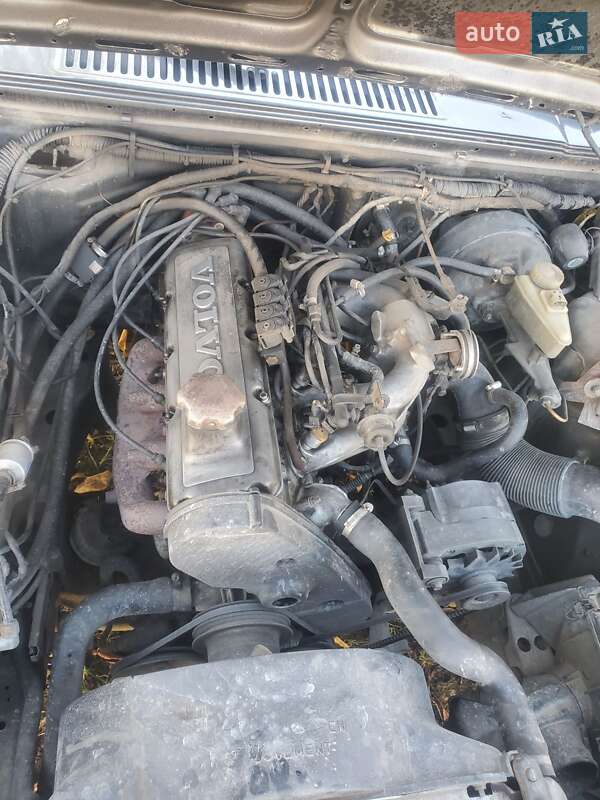 Седан Volvo 740 1988 в Староконстантинове