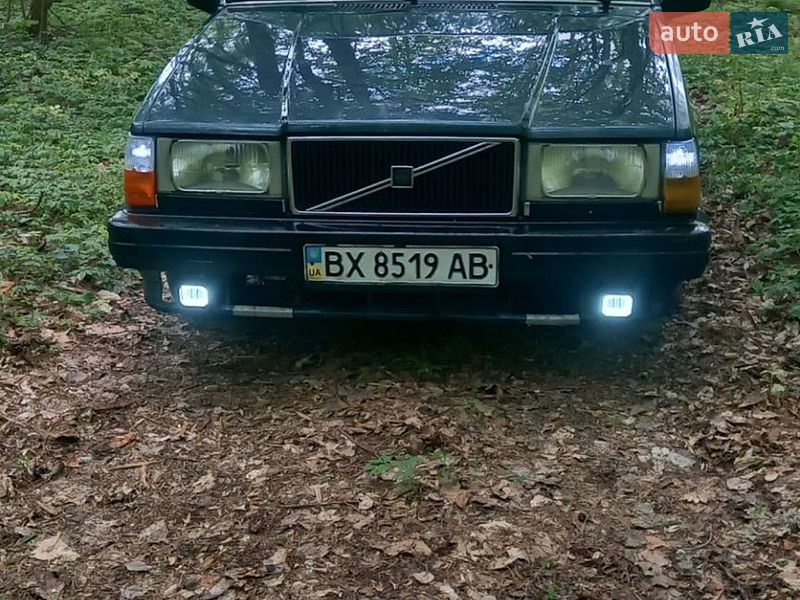 Седан Volvo 744 1986 в Остроге фото Седан Volvo 744 1986 в Остроге