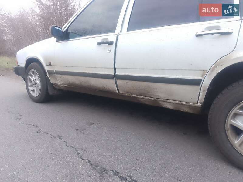 Седан Volvo 760 1985 в Кропивницком