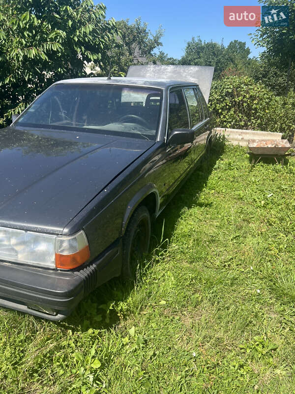 Седан Volvo 760 1988 в Копычинце