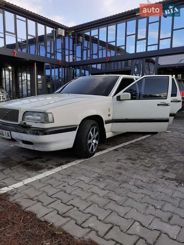 Седан Volvo 850 1993 в Ровно