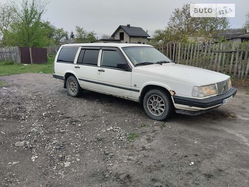 Універсал Volvo 940 1991 в Новояворівську