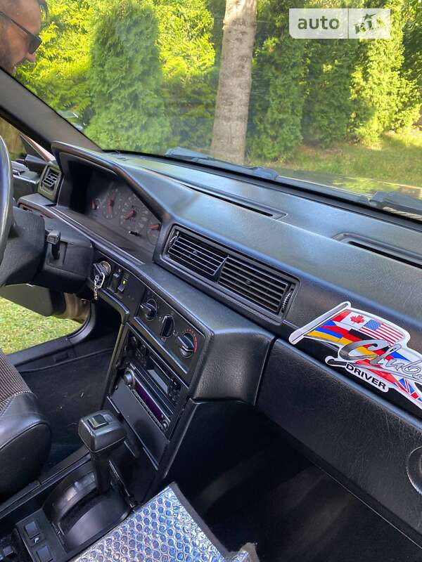 Седан Volvo 940 1991 в Львові