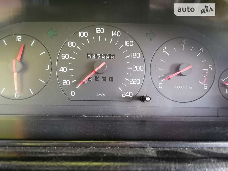 Седан Volvo 940 1991 в Львові