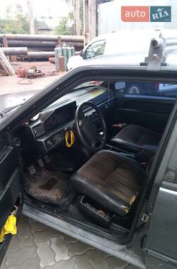 Седан Volvo 940 1992 в 