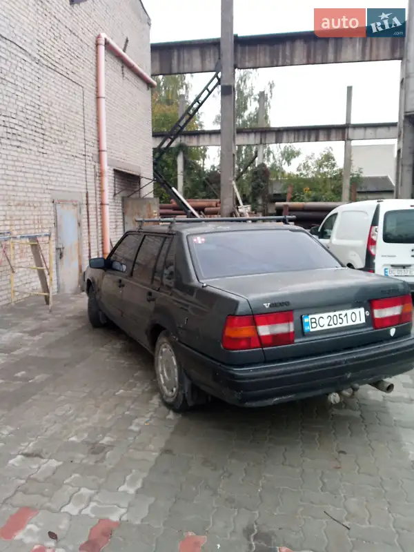 Седан Volvo 940 1992 в 