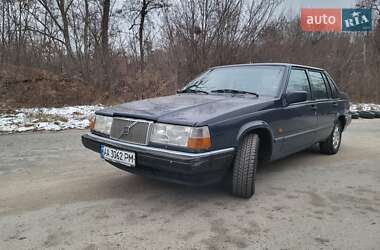 Седан Volvo 940 1992 в 