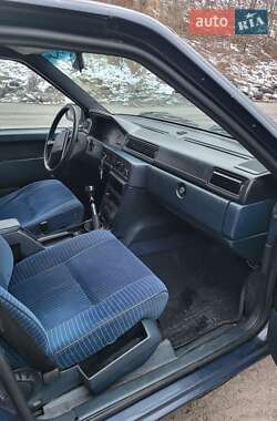 Седан Volvo 940 1992 в 