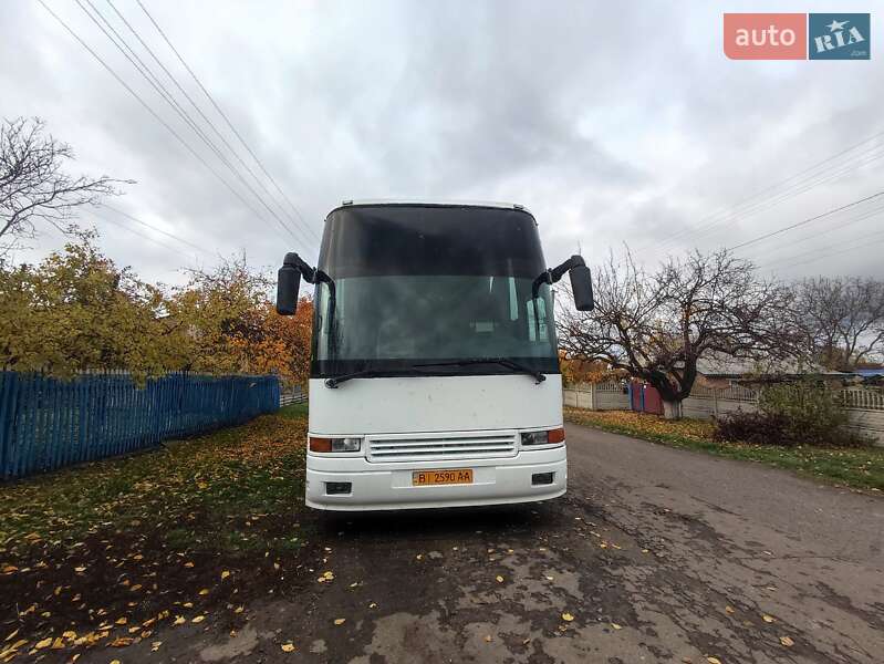 Туристический / Междугородний автобус Volvo B10B 1992 в Полтаве