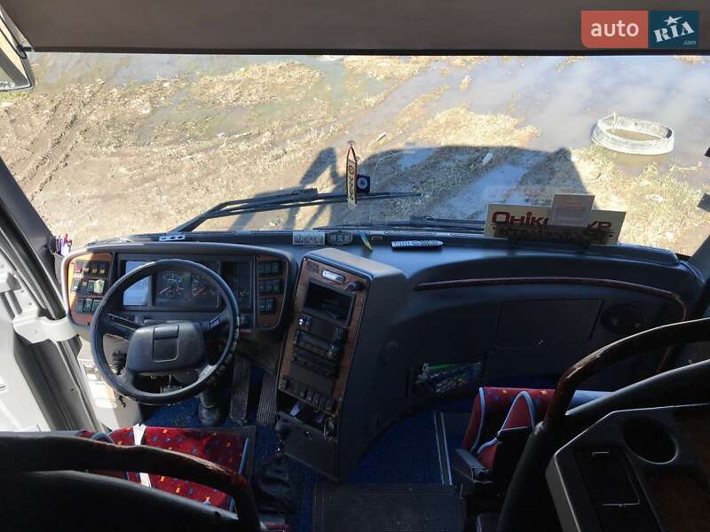 Туристический / Междугородний автобус Volvo B12 2003 в Черновцах фото 2 Туристический / Междугородний автобус Volvo B12 2003 в Черновцах