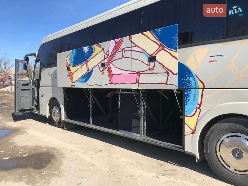 Туристический / Междугородний автобус Volvo B12 2003 в Черновцах