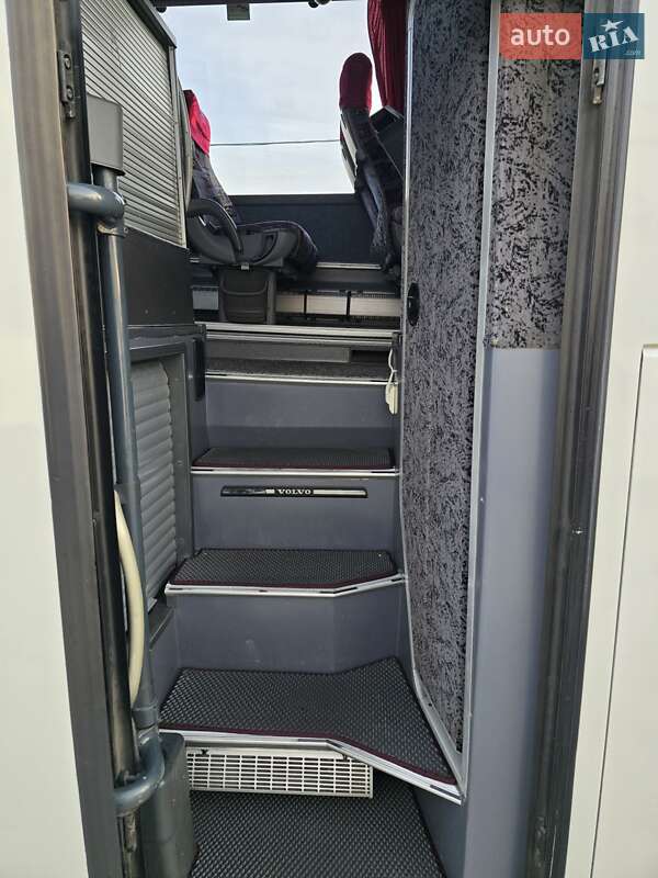 Туристический / Междугородний автобус Volvo B12 2007 в Тернополе