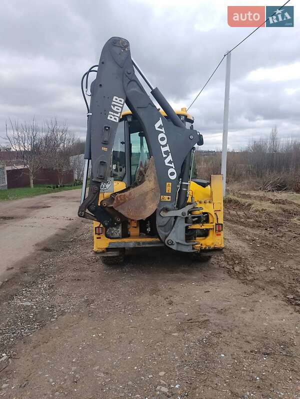 Экскаватор погрузчик Volvo BL 61B 2012 в Киеве
