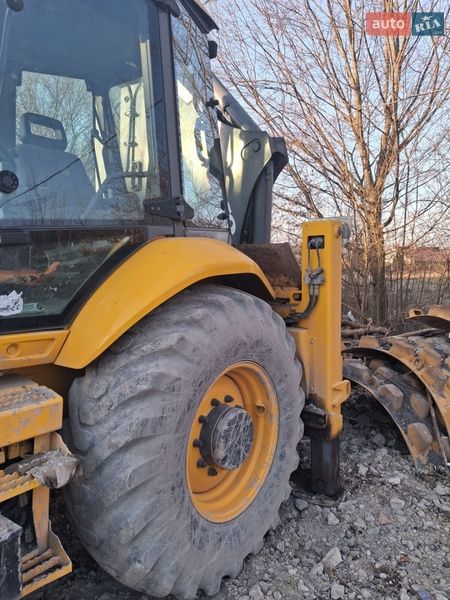 Колісний екскаватор Volvo BL 71 2005 в Пустомитах