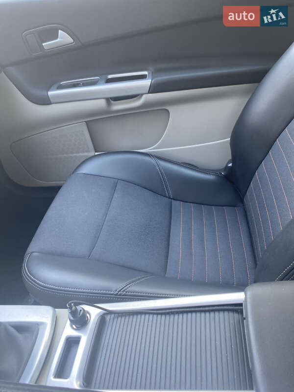 Хэтчбек Volvo C30 2011 в Запорожье