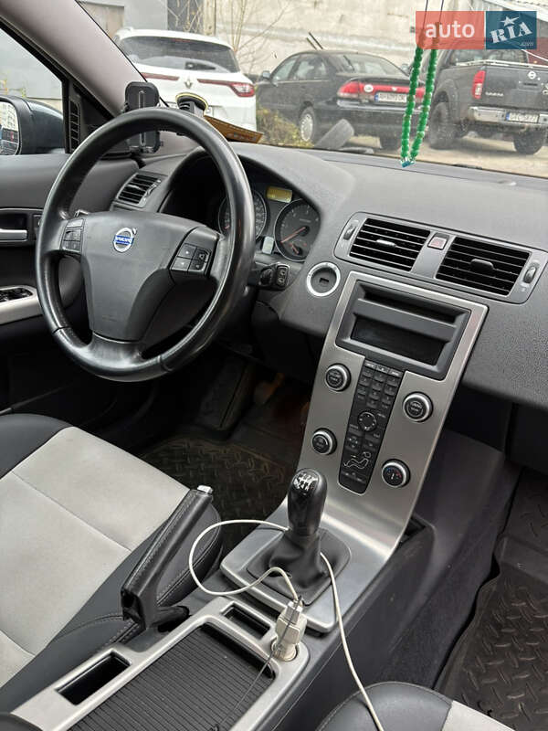 Хэтчбек Volvo C30 2009 в Киеве фото 8 Хэтчбек Volvo C30 2009 в Киеве