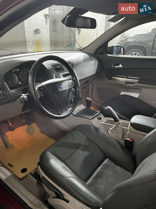 Хэтчбек Volvo C30 2007 в Киеве