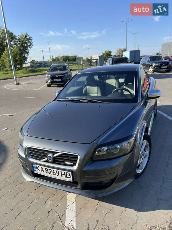 Хэтчбек Volvo C30 2008 в Киеве фото 16 Хэтчбек Volvo C30 2008 в Киеве
