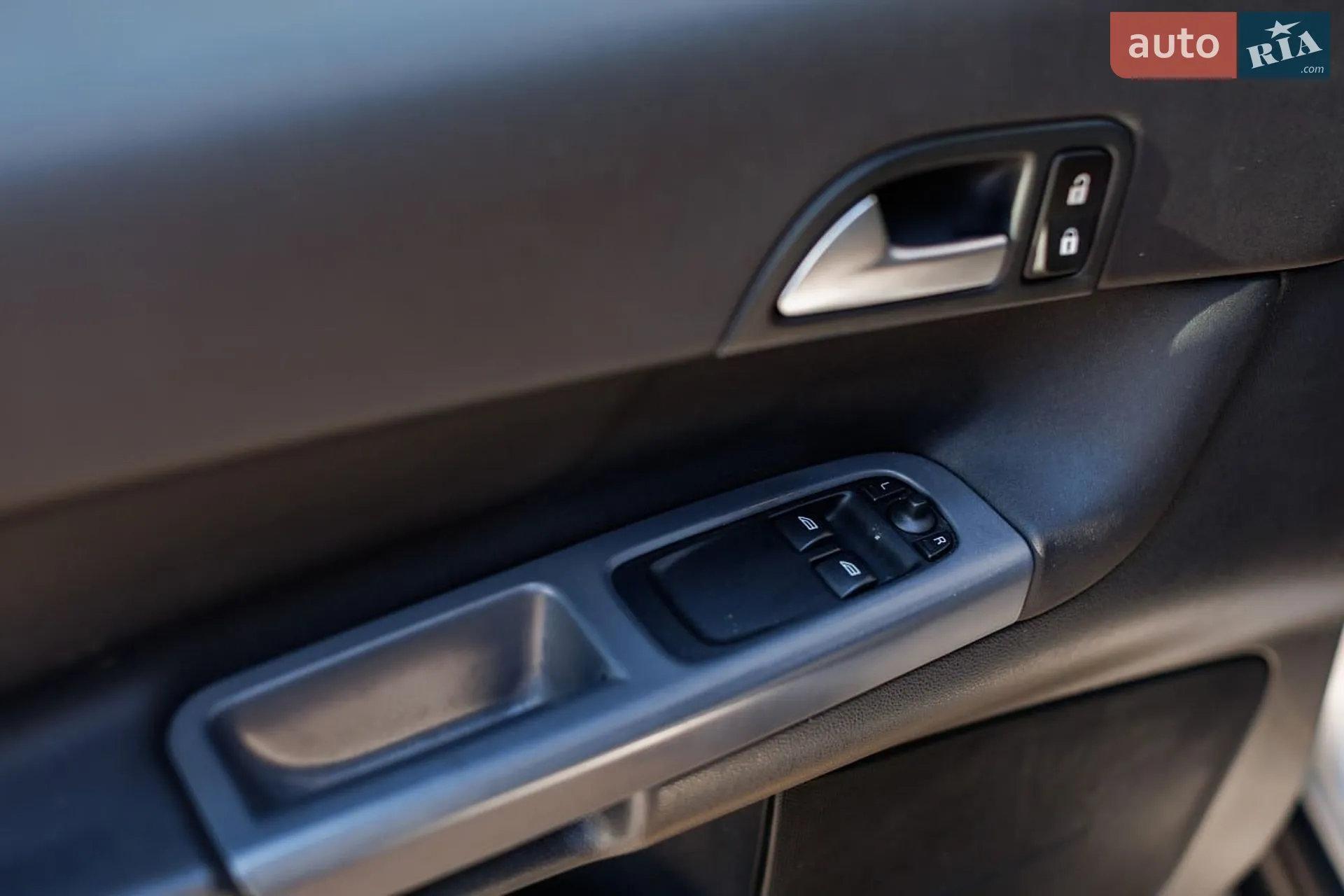 2011 Volvo C30 - мініатюра 6