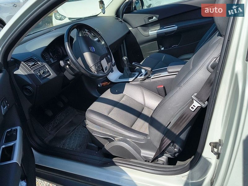 Хэтчбек Volvo C30 2010 в Киеве