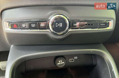 Позашляховик / Кросовер Volvo C40 Recharge 2022 в 