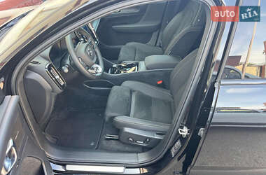 Внедорожник / Кроссовер Volvo C40 Recharge 2022 в 
