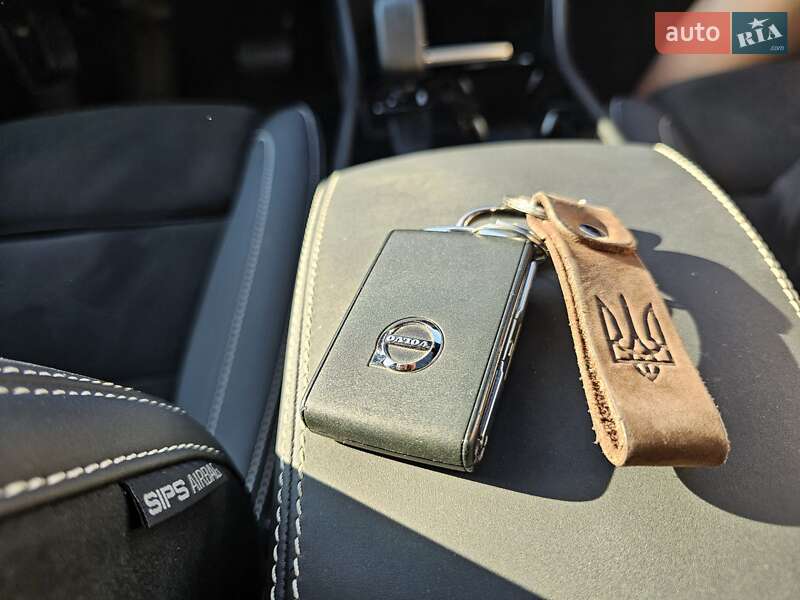 Внедорожник / Кроссовер Volvo C40 Recharge 2023 в Сваляве