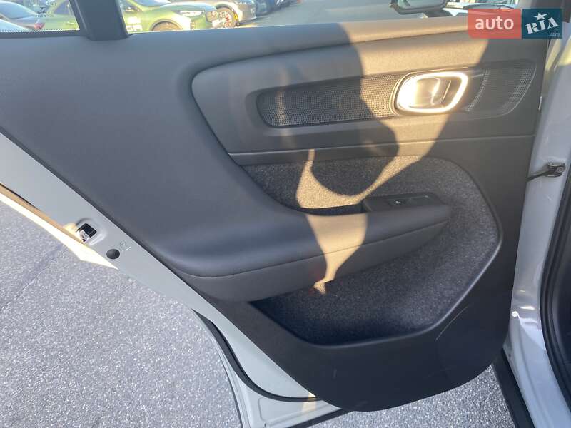 Внедорожник / Кроссовер Volvo C40 Recharge 2023 в Киеве