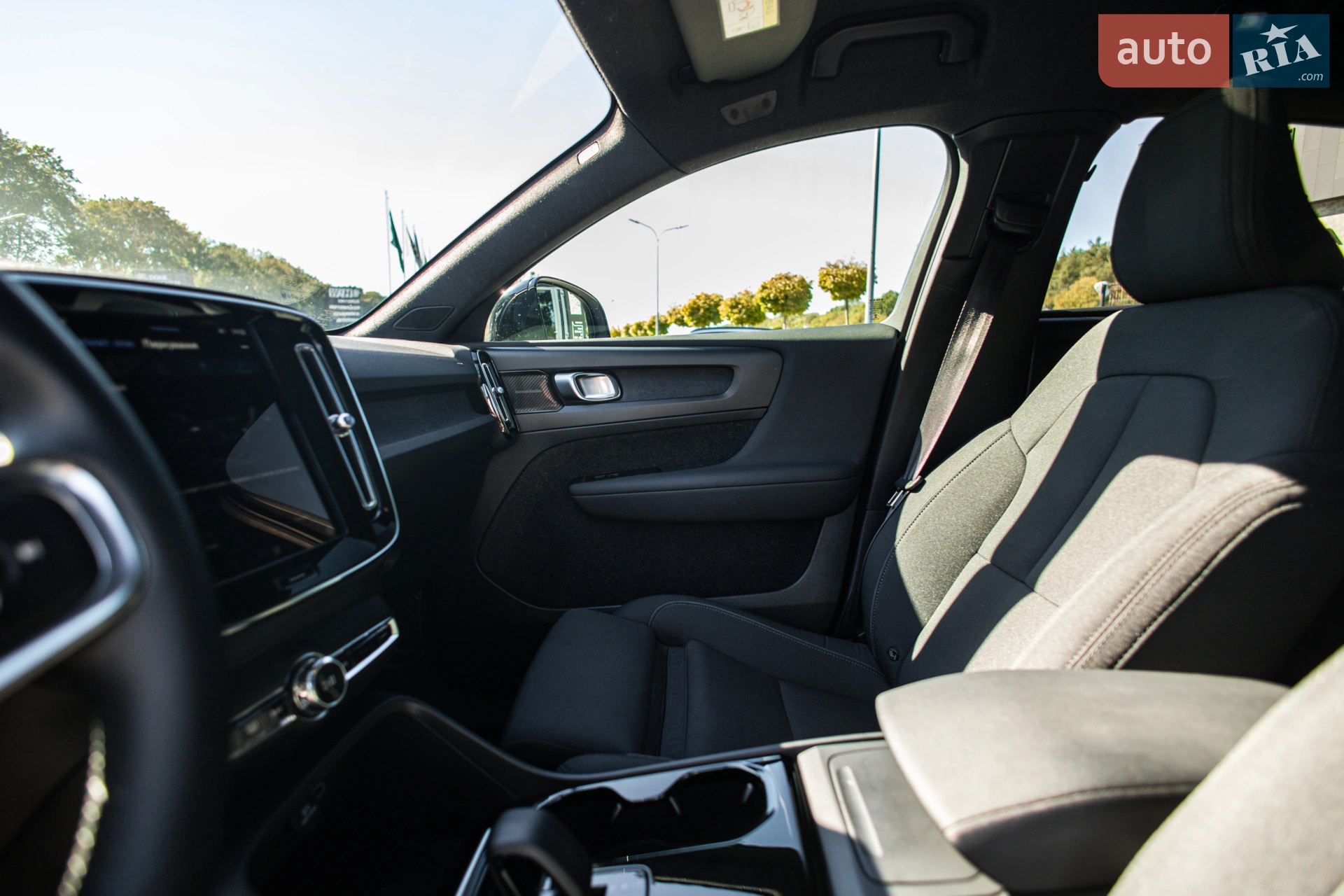 2022 Volvo C40 - мініатюра 23
