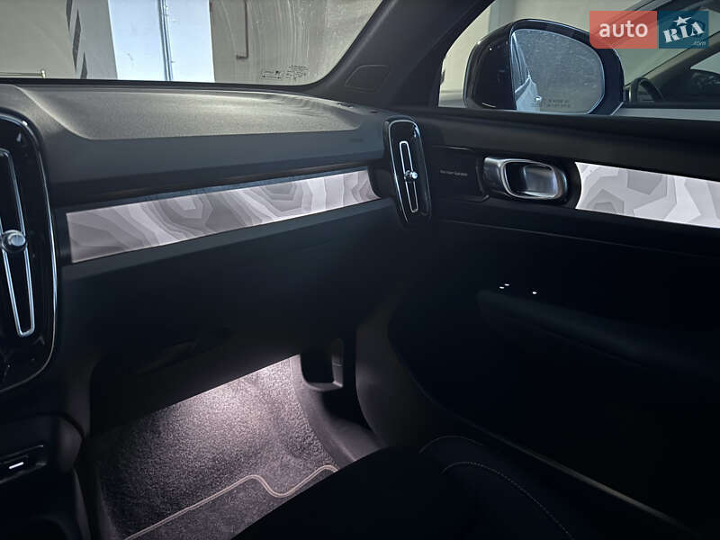 Позашляховик / Кросовер Volvo C40 Recharge 2022 в Києві фото 18 Позашляховик / Кросовер Volvo C40 Recharge 2022 в Києві