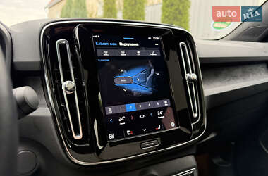 Позашляховик / Кросовер Volvo C40 Recharge 2022 в 