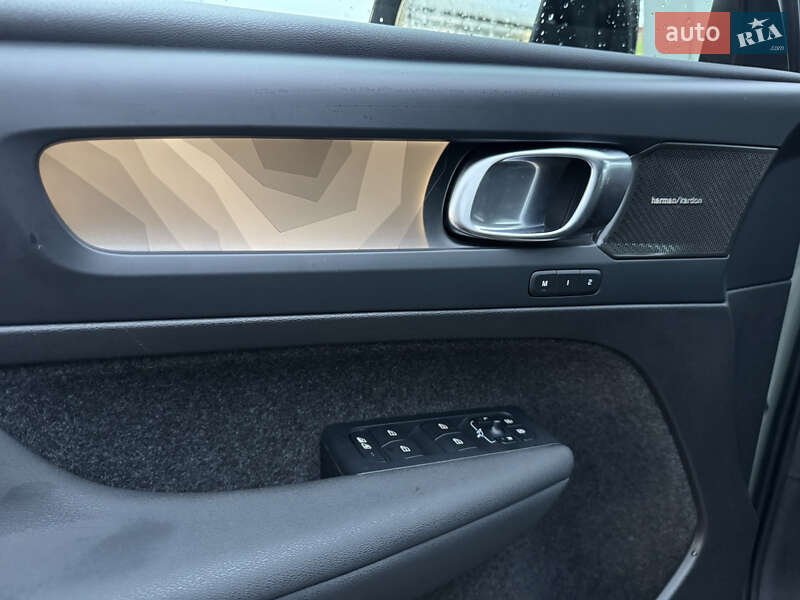 Внедорожник / Кроссовер Volvo C40 Recharge 2023 в Ровно