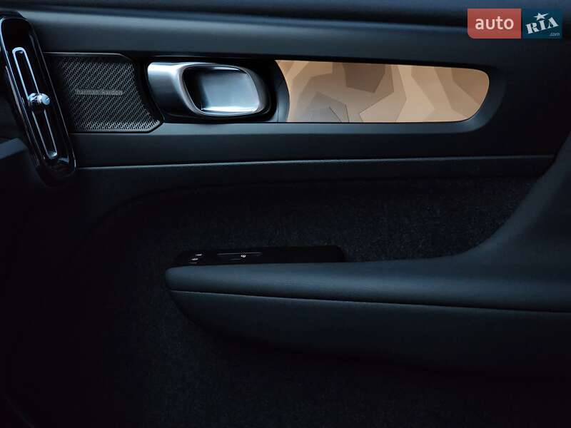 Позашляховик / Кросовер Volvo C40 Recharge 2022 в Києві