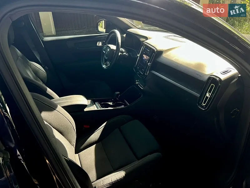 Volvo C40 Recharge 2023 VIN YV1XKEFV8P2061369 фото оголошення 13 з 37