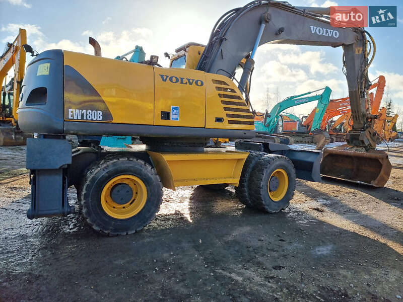 Колесный экскаватор Volvo EC 180B LC 2008 в Львове