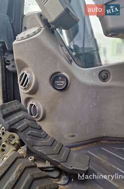 Гусеничный экскаватор Volvo EC 180B LC 2012 в 