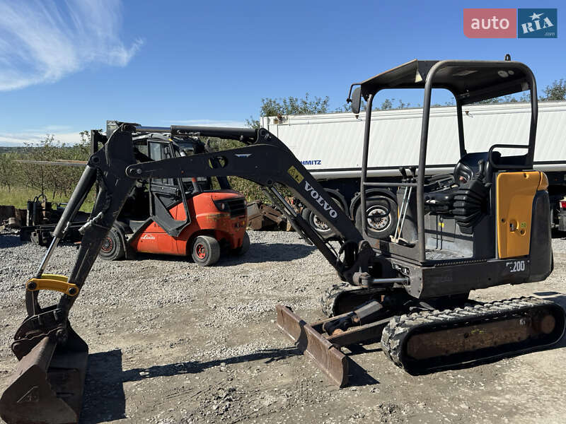 Миниэкскаватор Volvo EC 200D 2016 в Недобоевцах