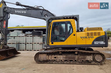 Гусеничный экскаватор Volvo EC 210 2005 в 