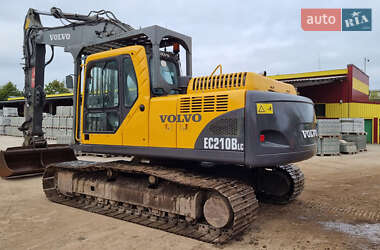 Гусеничный экскаватор Volvo EC 210 2005 в 