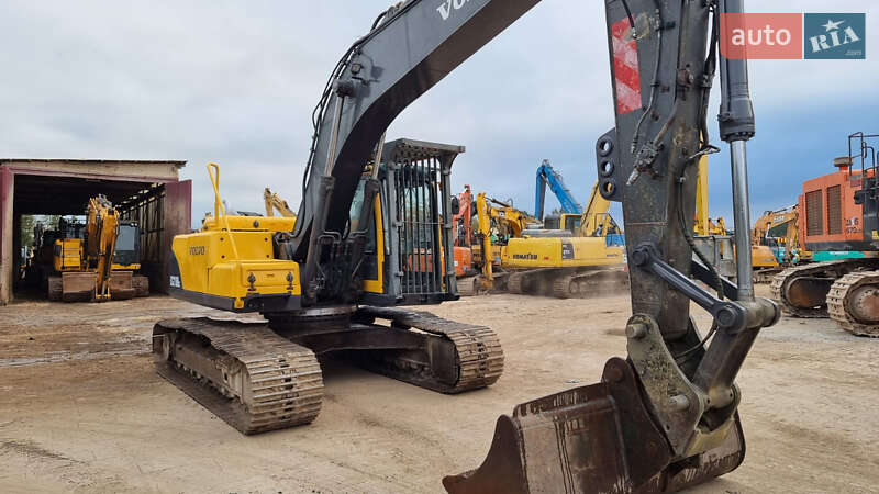 Гусеничный экскаватор Volvo EC 210 2005 в Николаеве